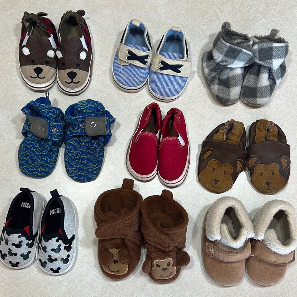 Lot of baby shoes